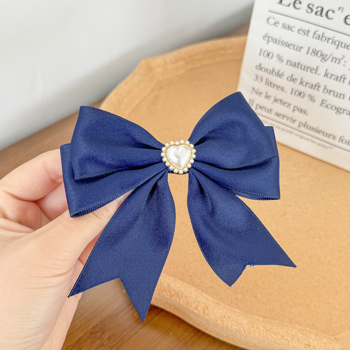 A099 - Pearl Heart Detail Hair Bow