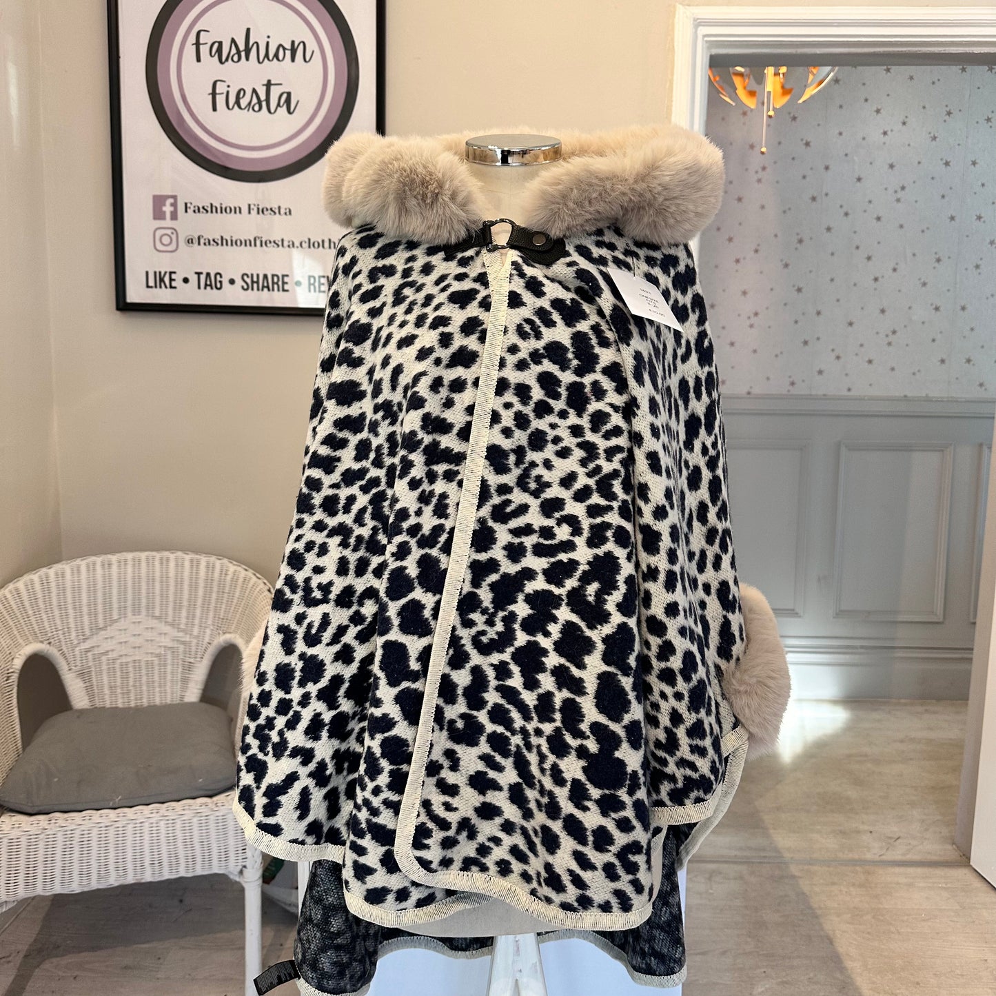 1493 - PATTERN PONCHO
