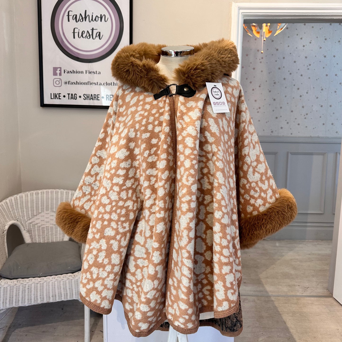 1493 - PATTERN PONCHO
