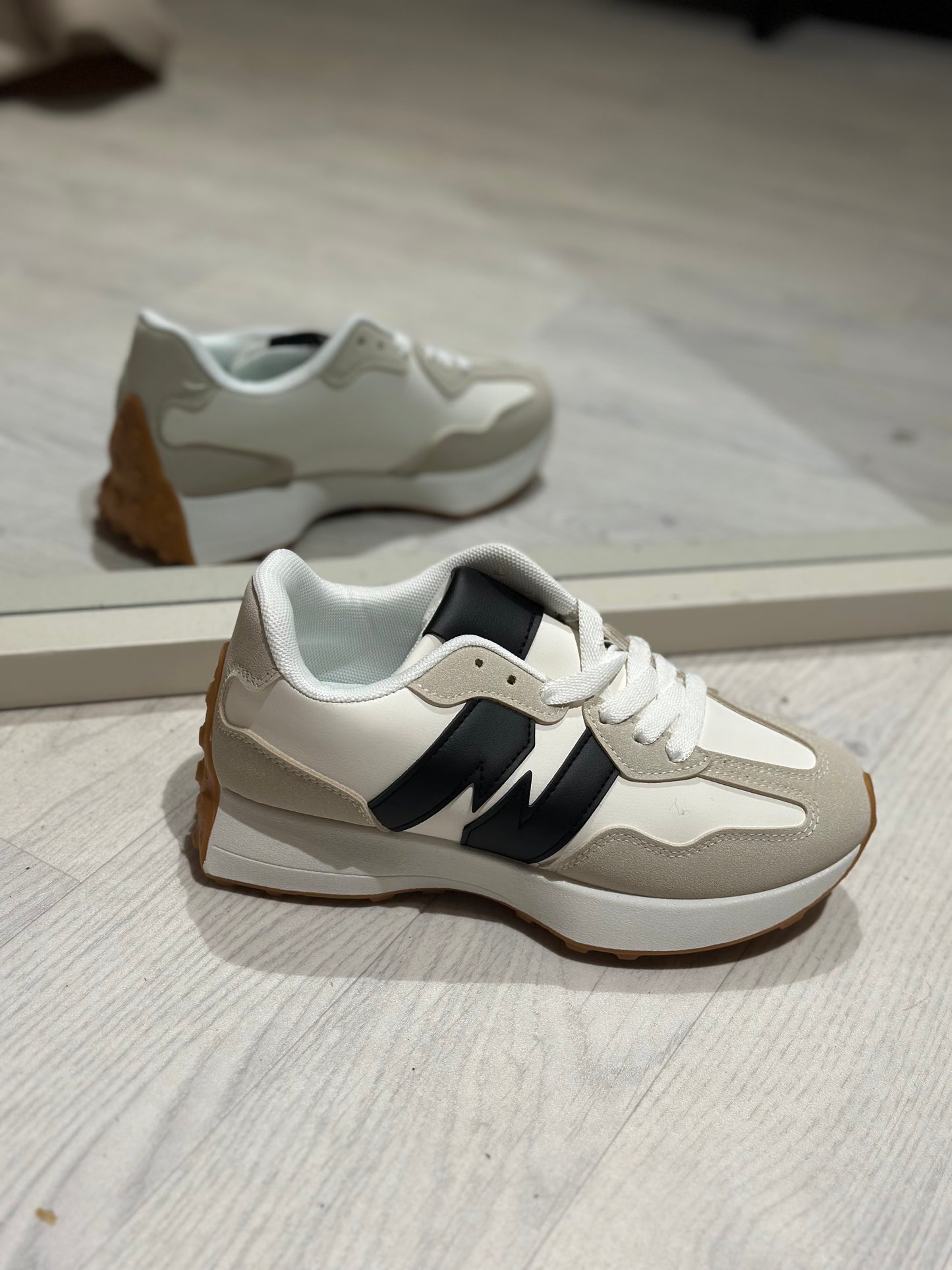 S1031 - N Trainers