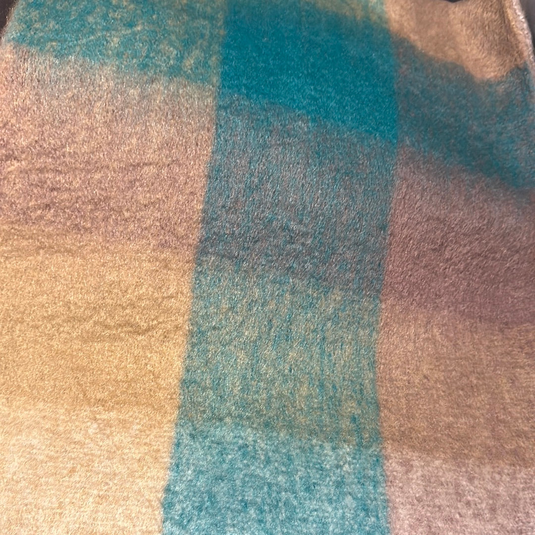 A011 - CHUNKY CHECK SCARF