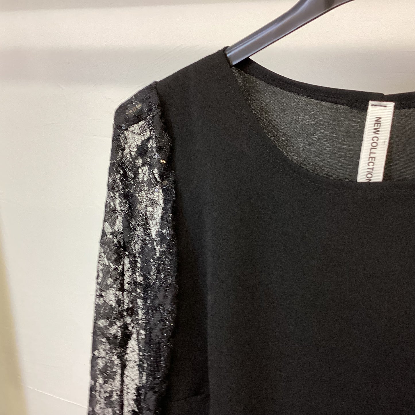 1864 - Glitter Lace Balloon Sleeve Detail Dress