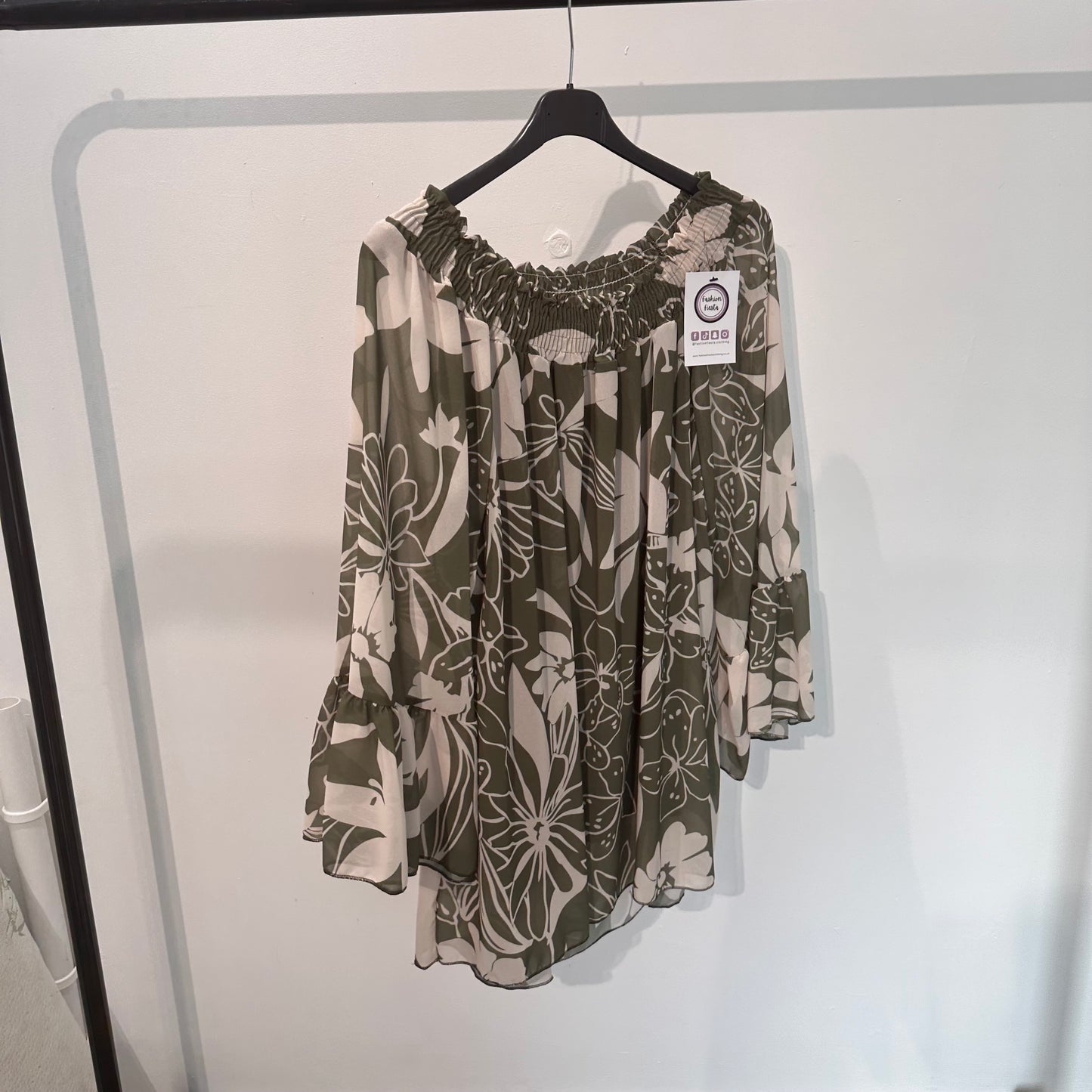 1548 - OFF THE SHOULDER FLORAL PATTERN TOP
