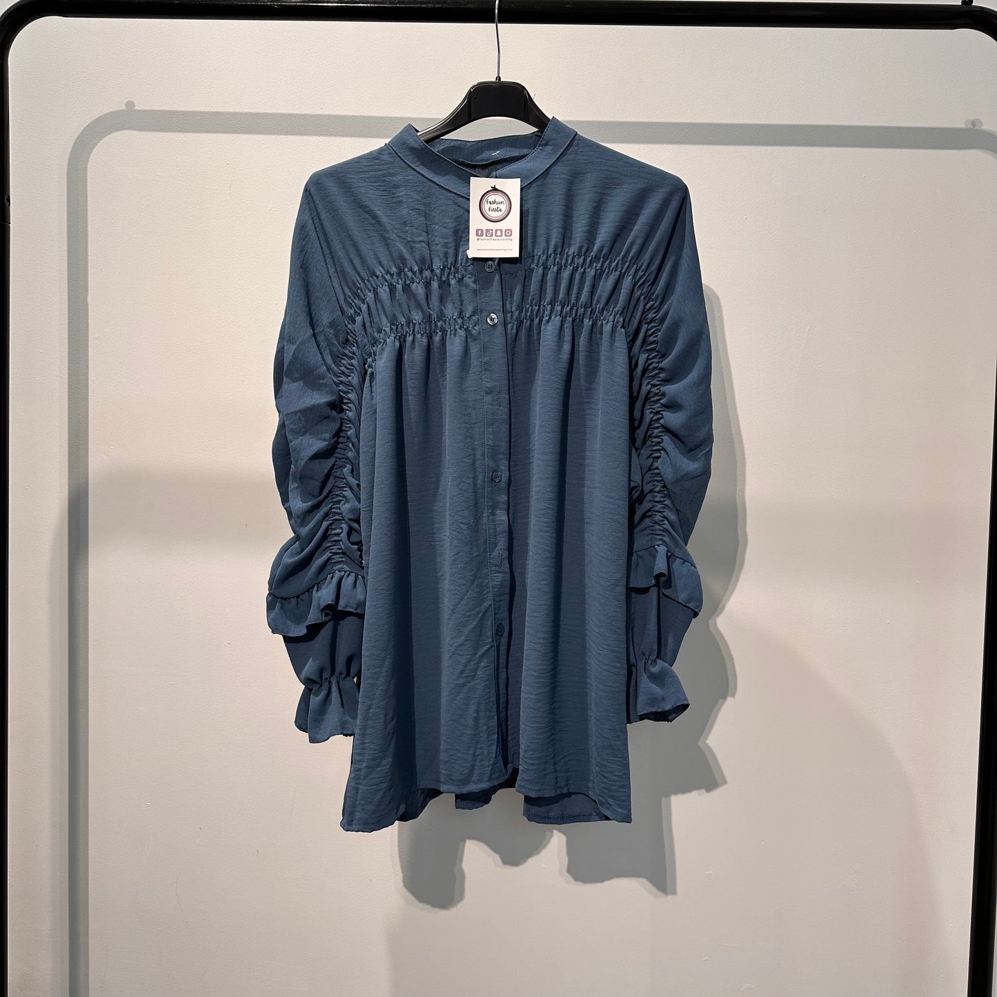 1541 - RUFFLE 3/4 SLEEVE TOP