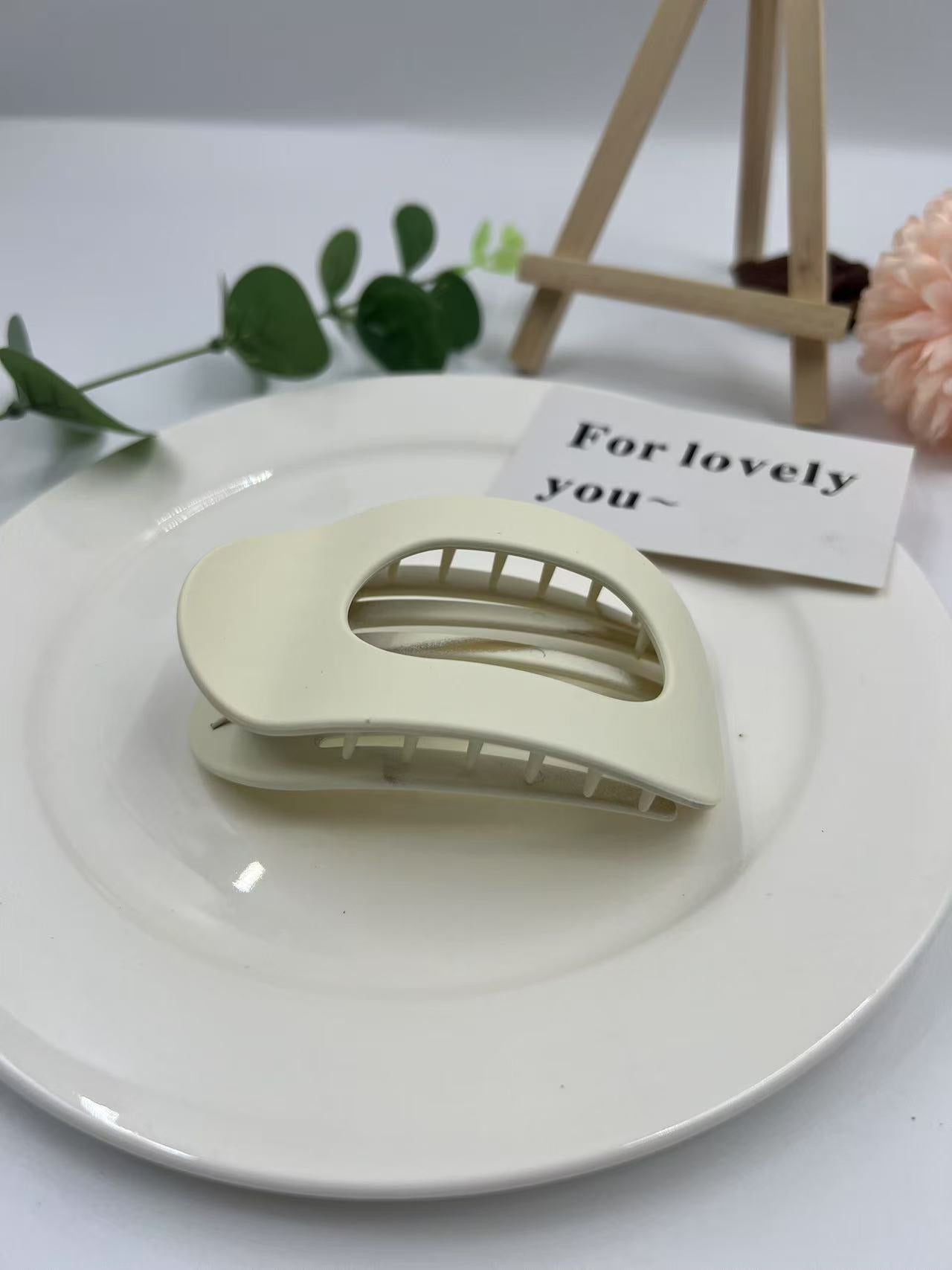 A138 - Flat Claw Clip