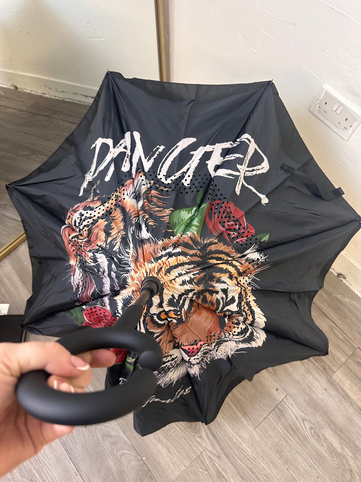 A132 - Reversible Umbrella