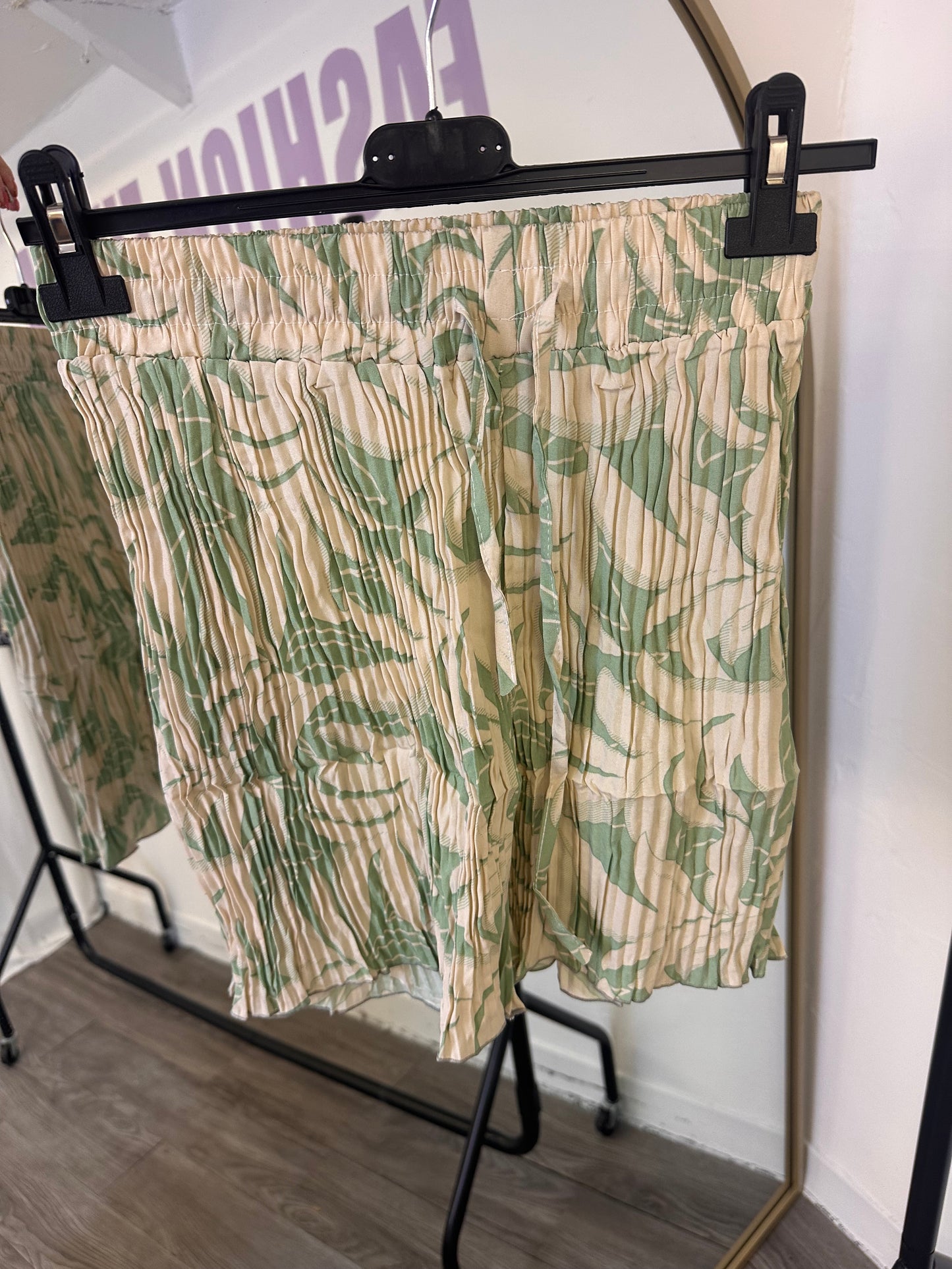 1934 - Leaf Pattern Shorts