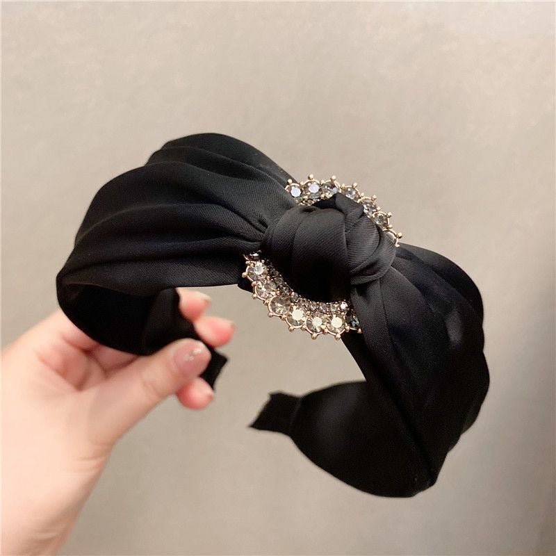 A017 - KNOT HEADBAND WITH GEM DETAIL