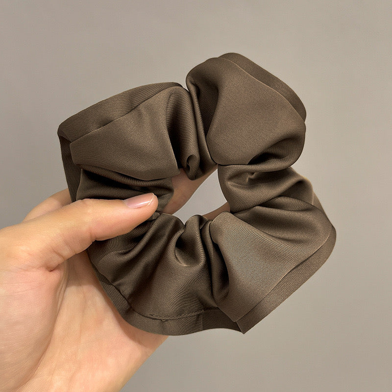 A054 - Bold Edge Scrunchie