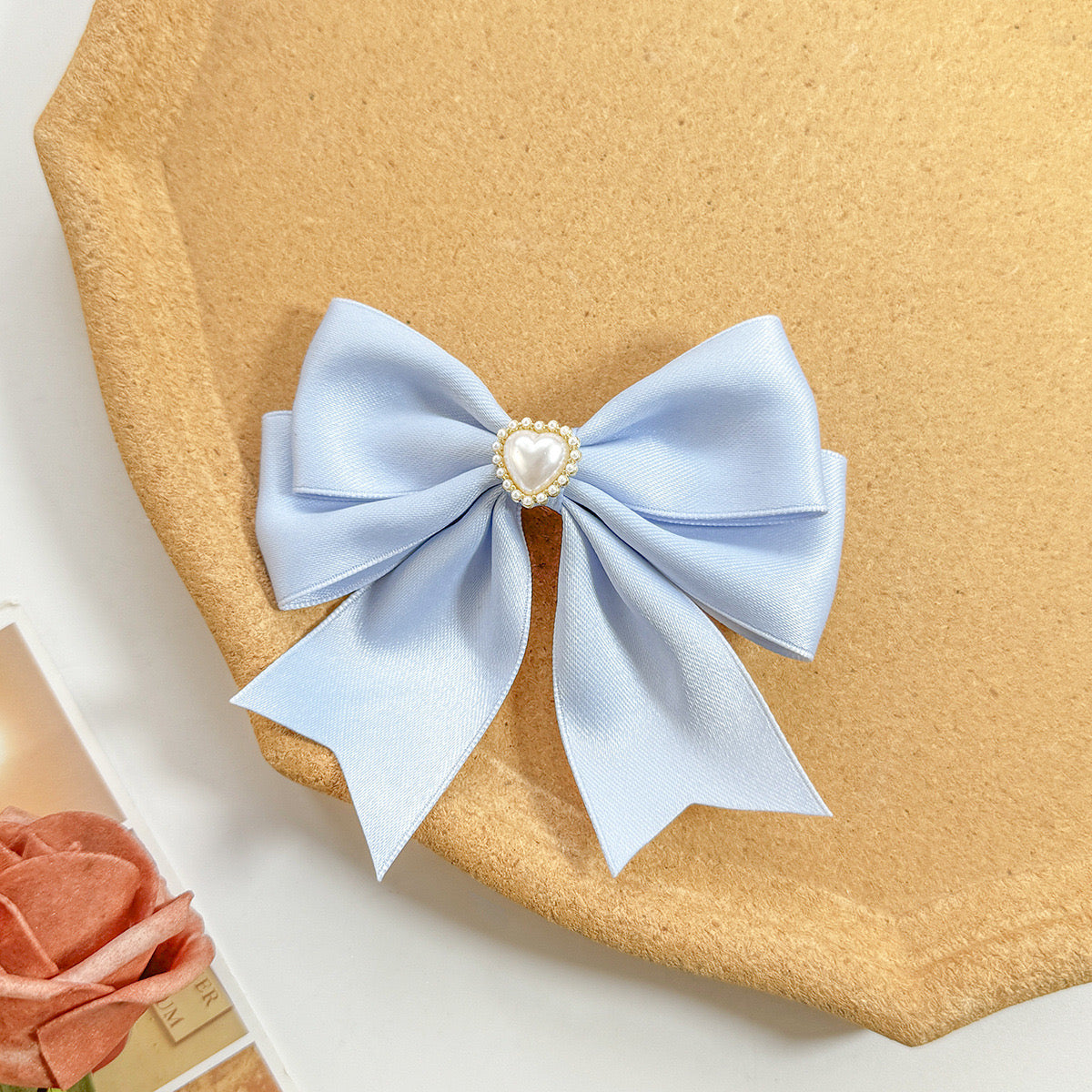 A099 - Pearl Heart Detail Hair Bow