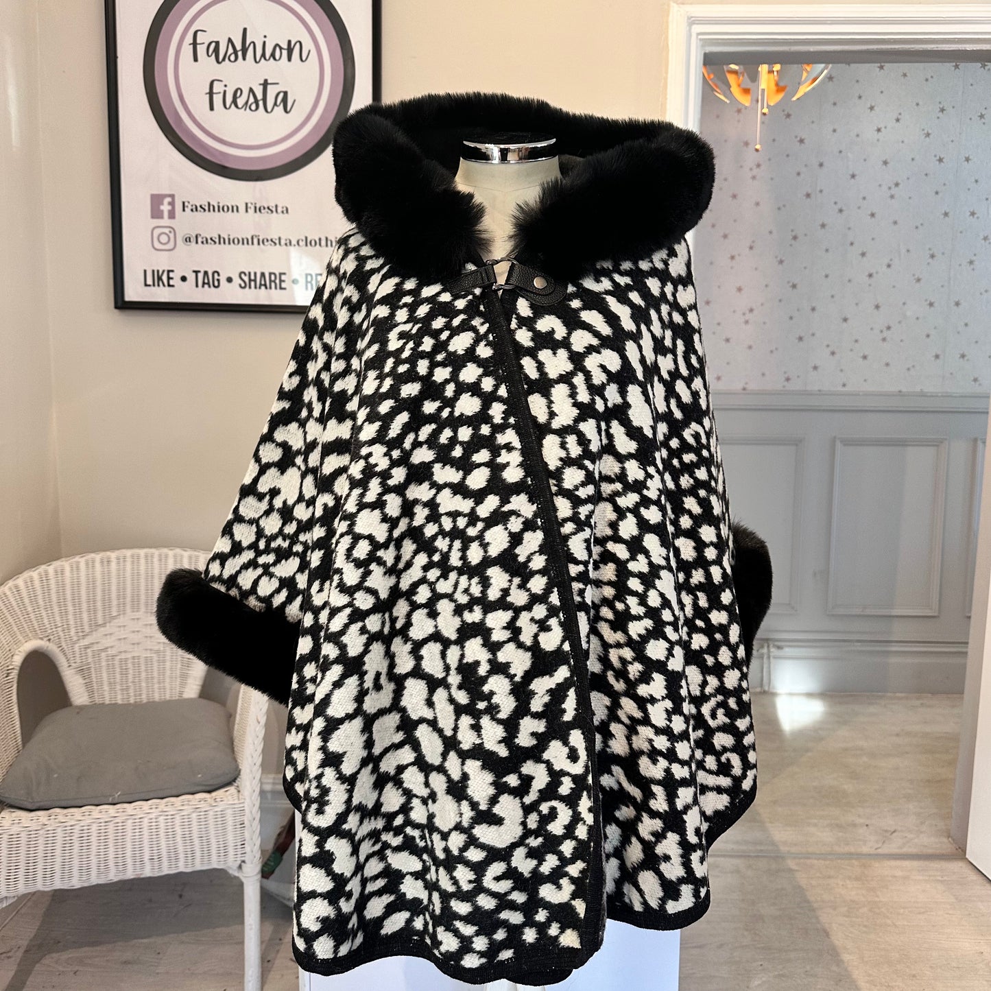 1493 - PATTERN PONCHO