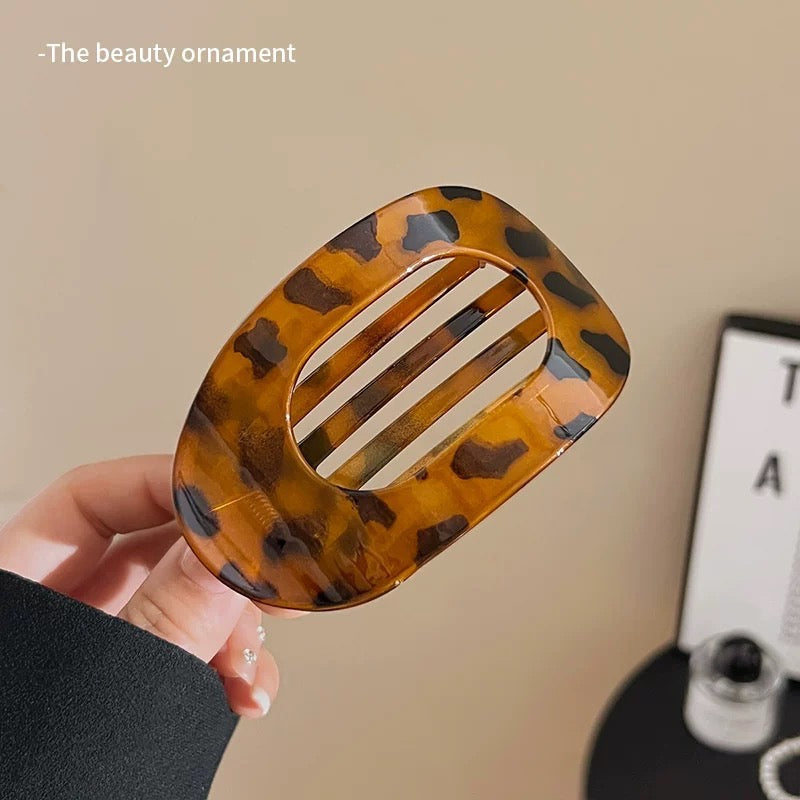 A138 - Flat Claw Clip