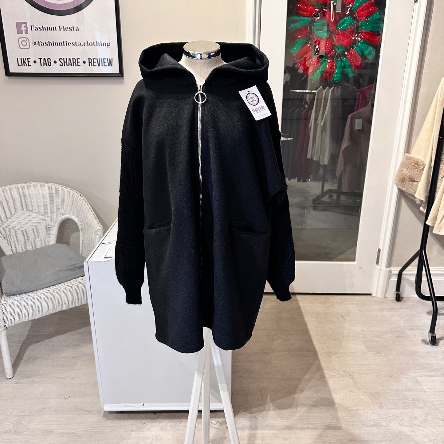 1499 - CUFFED HOODED JACKET