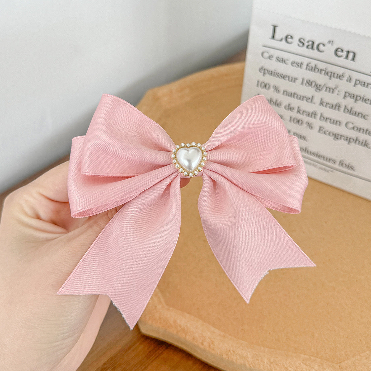 A099 - Pearl Heart Detail Hair Bow