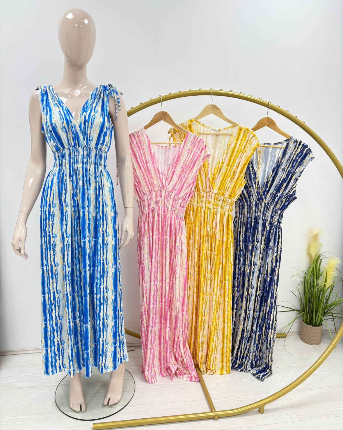 1971 - Magic Slinky Material Magic Dress