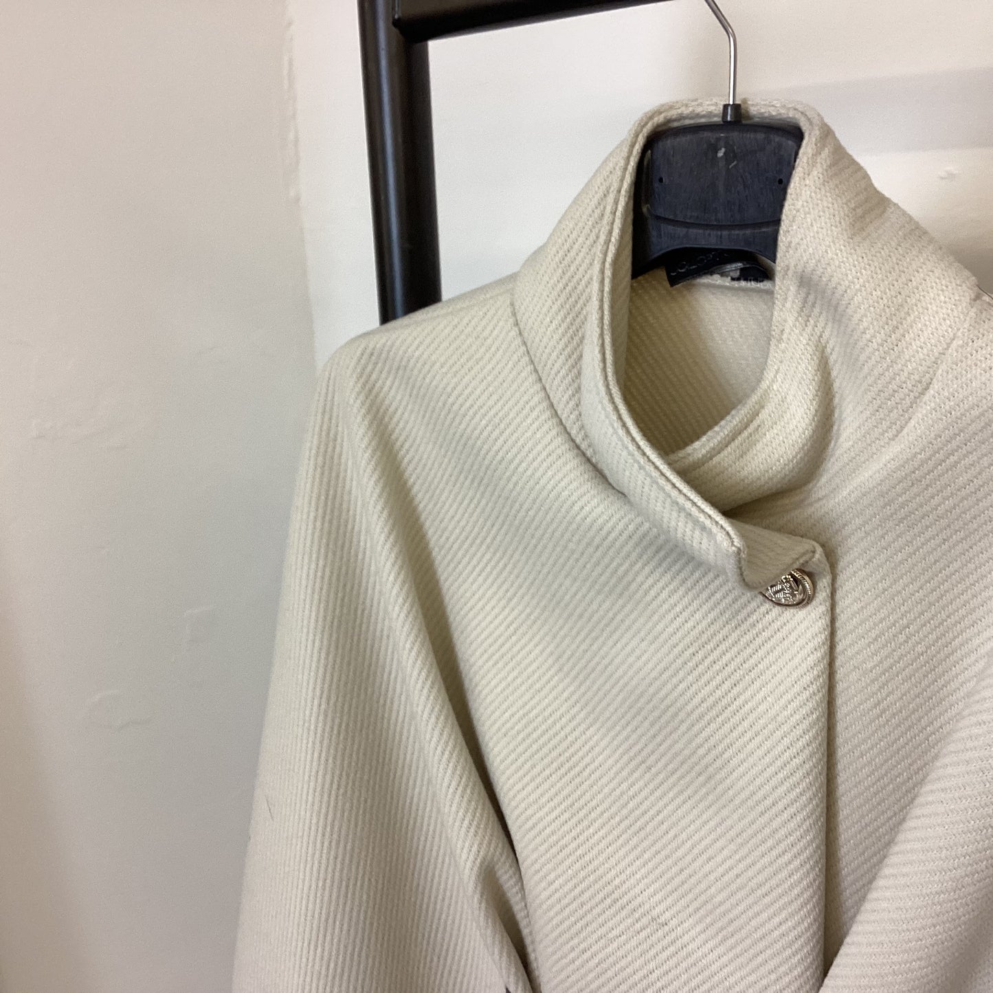 1425 - BELTED CAPE