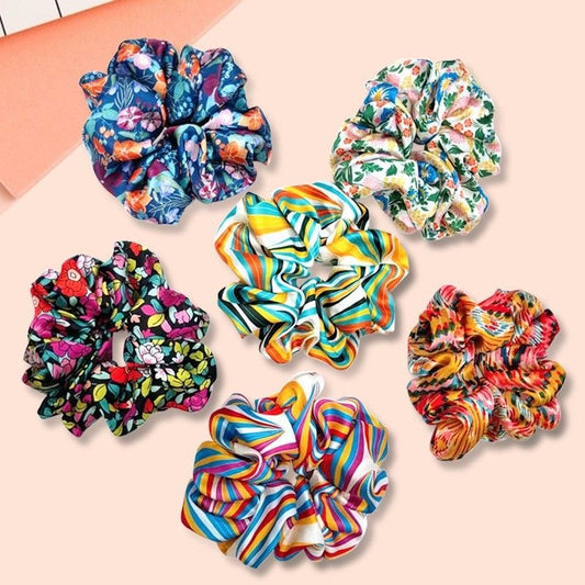 A018 - RETRO PRINT SCRUNCHIE
