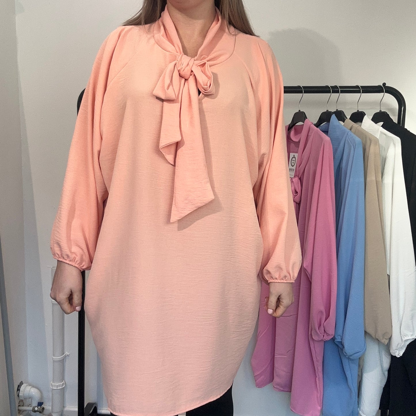 1530 - PUSSY BOW BALLOON SLEEVE TOP
