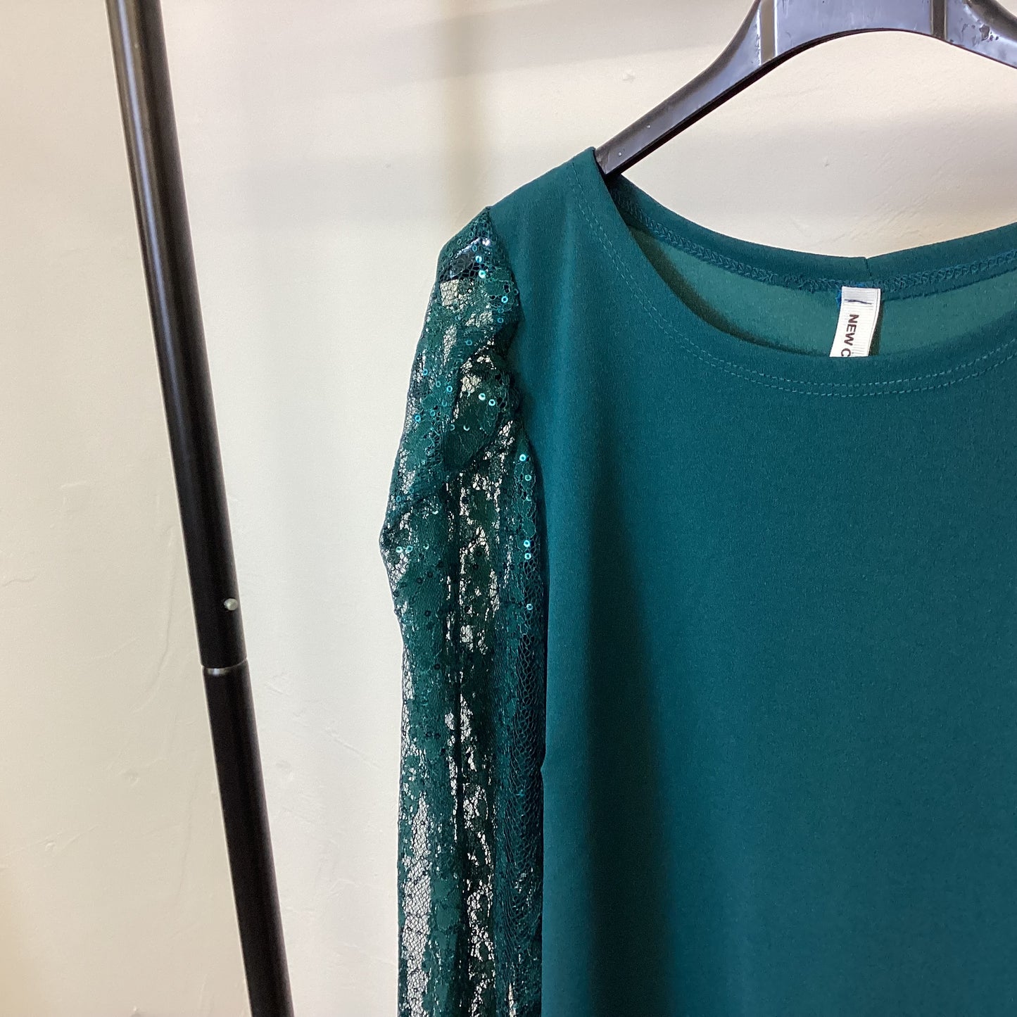 1864 - Glitter Lace Balloon Sleeve Detail Dress