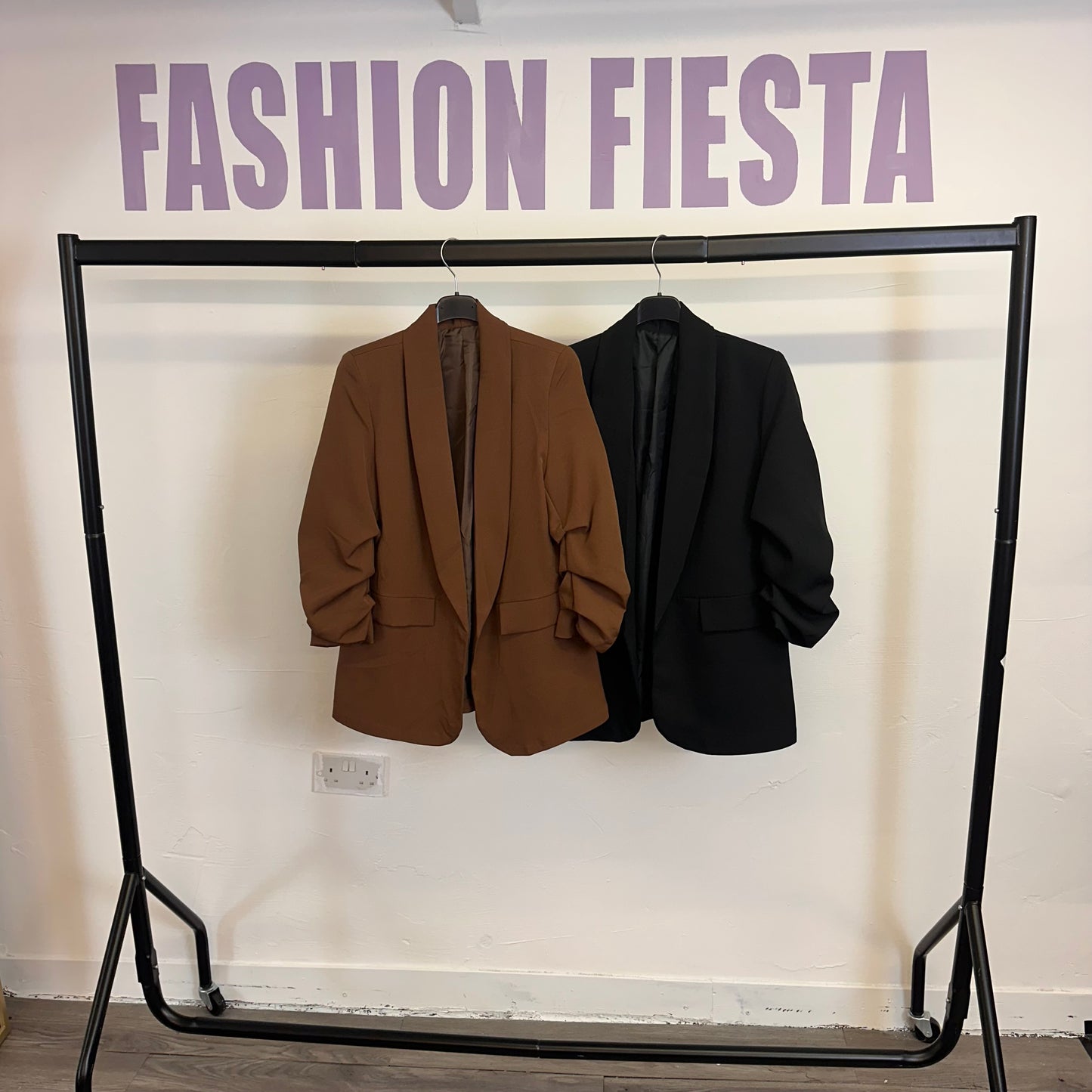 1171 - RUCHED SLEEVE BLAZER