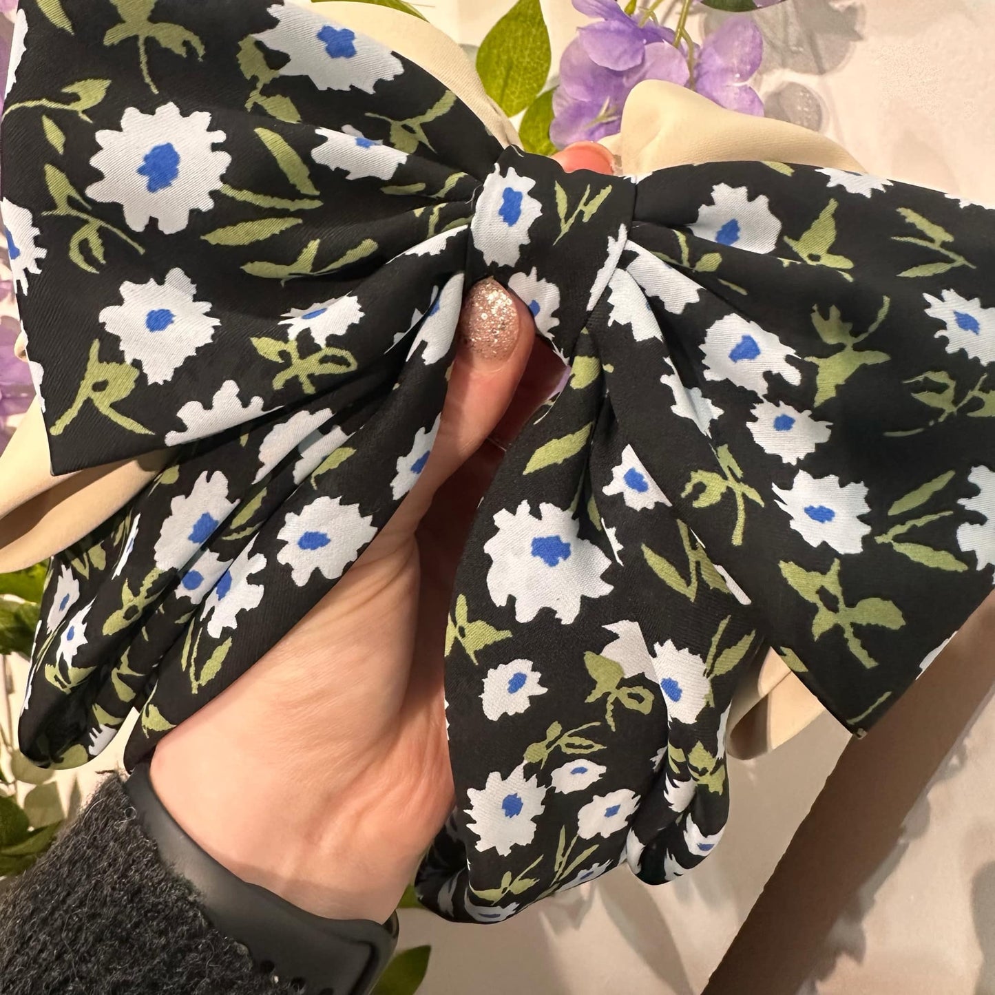 A107 - XXL Hair Bow