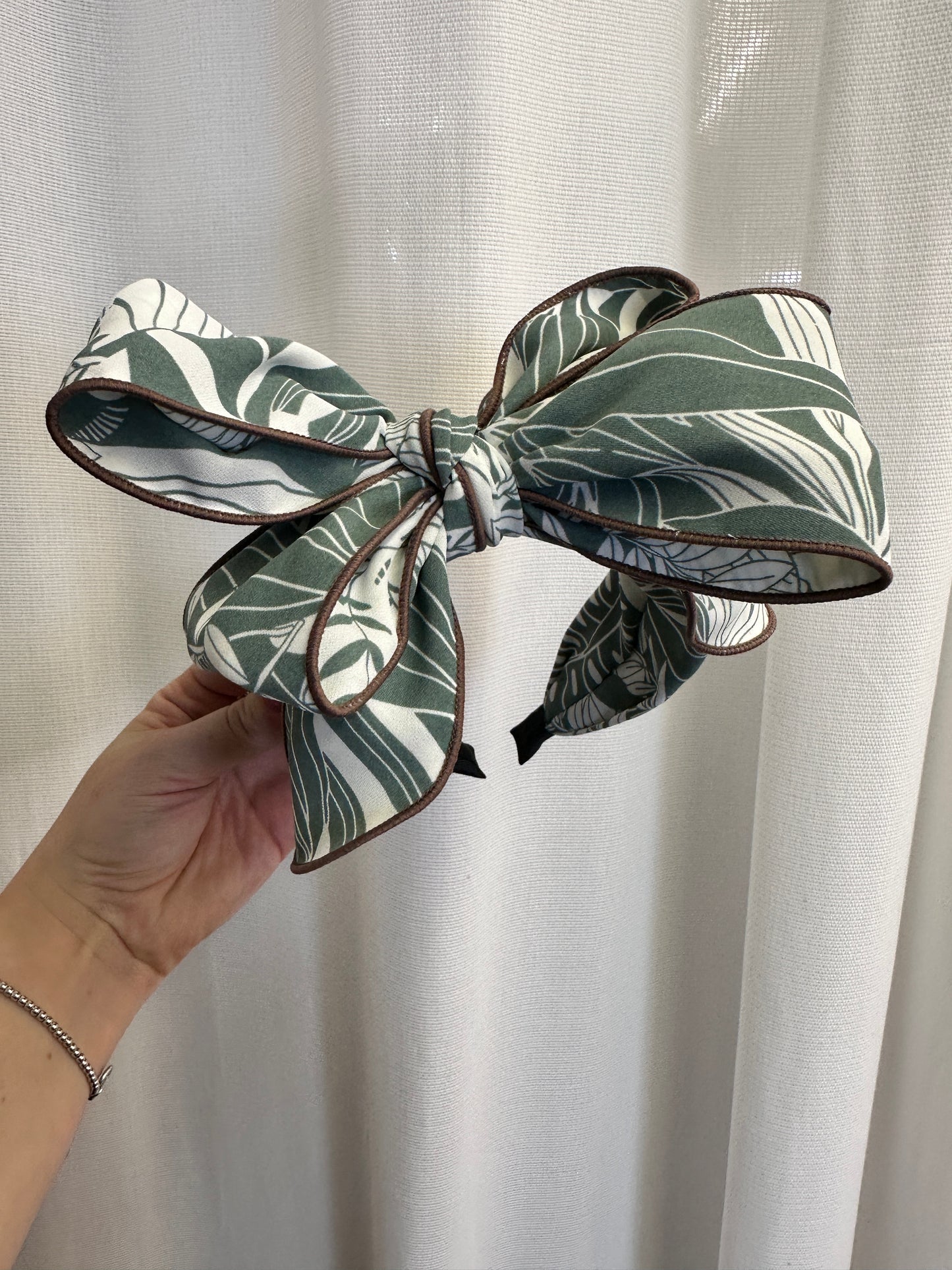 A118 - Leaf Print Double Bow Headband