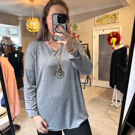 1469 - SOFT TOUCH TOP WITH NECKLACE