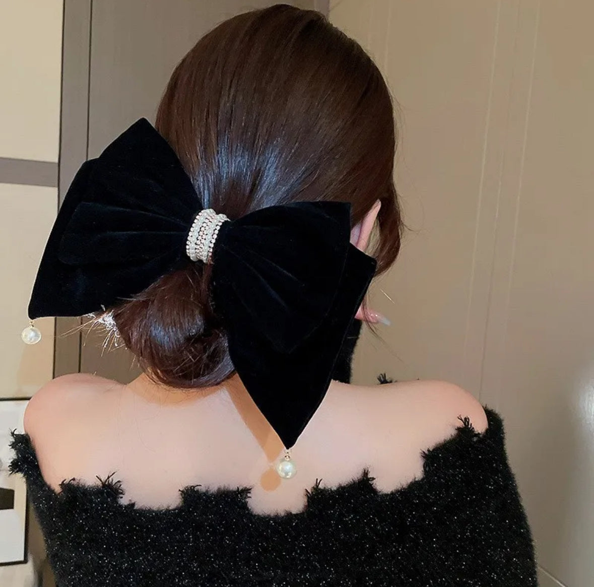 A080 - XL Pearl Detail Hair Bow
