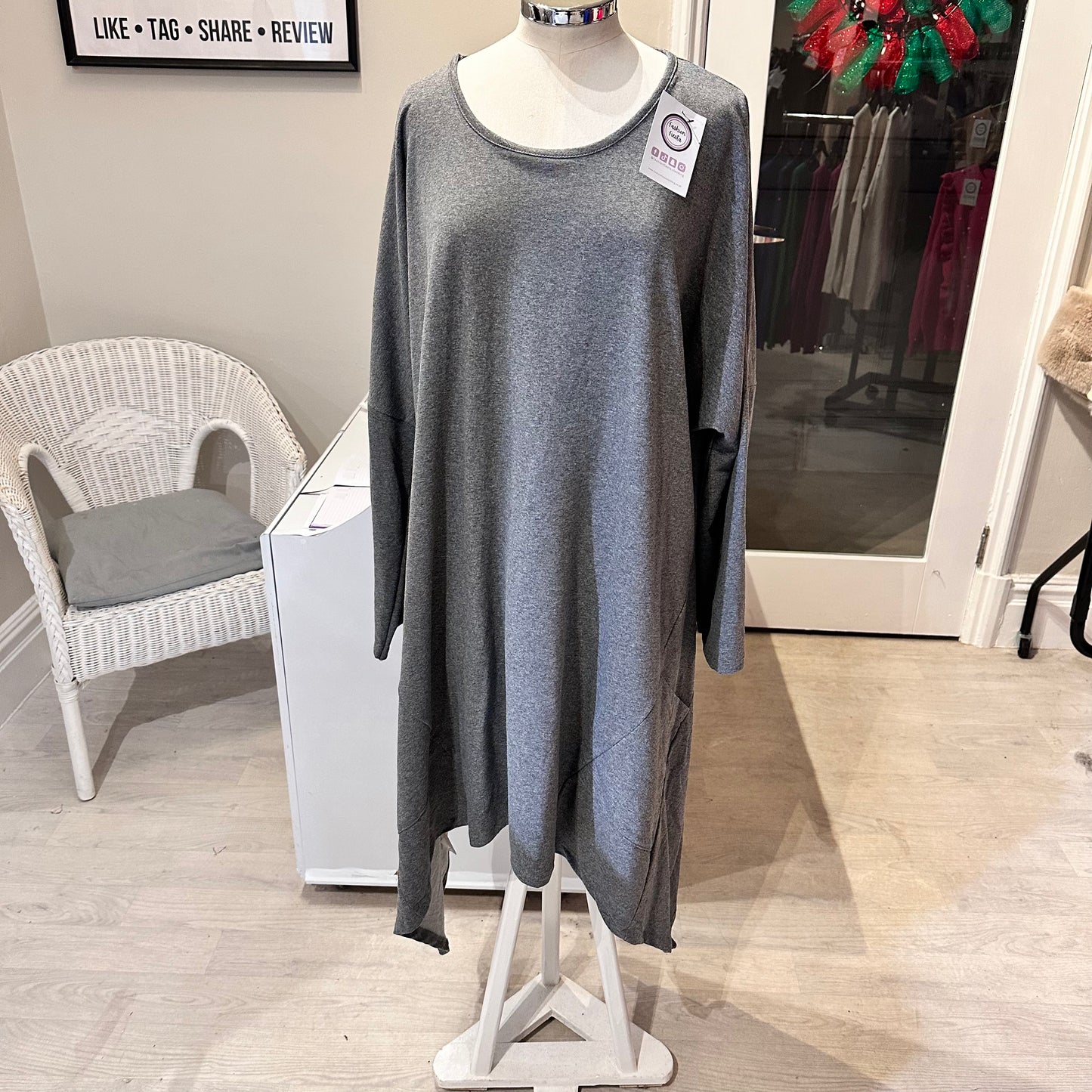 1500 - ROUND NECK POCKET LONG TOP