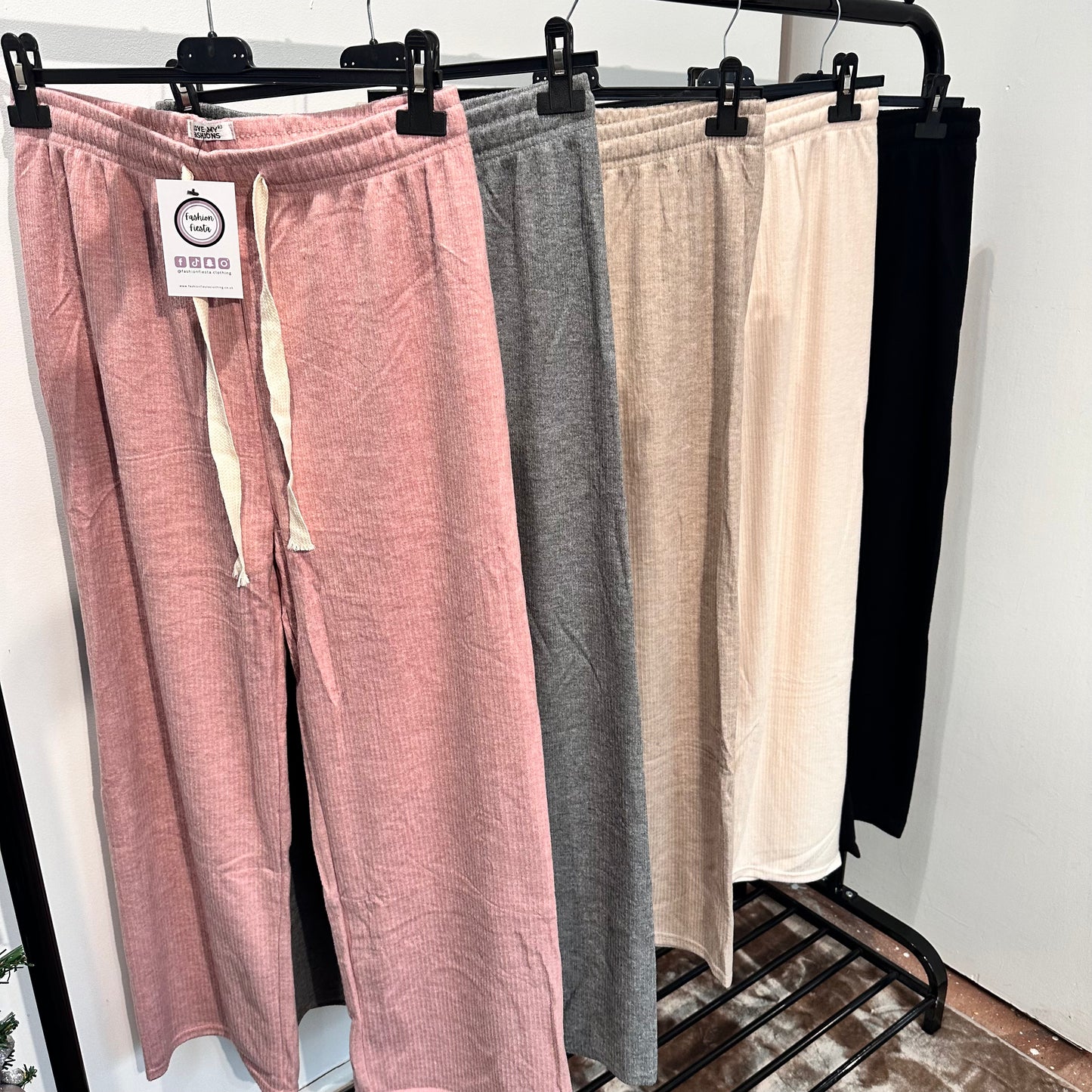 1482 - STRAIGHT LEG RIBBED PANTS