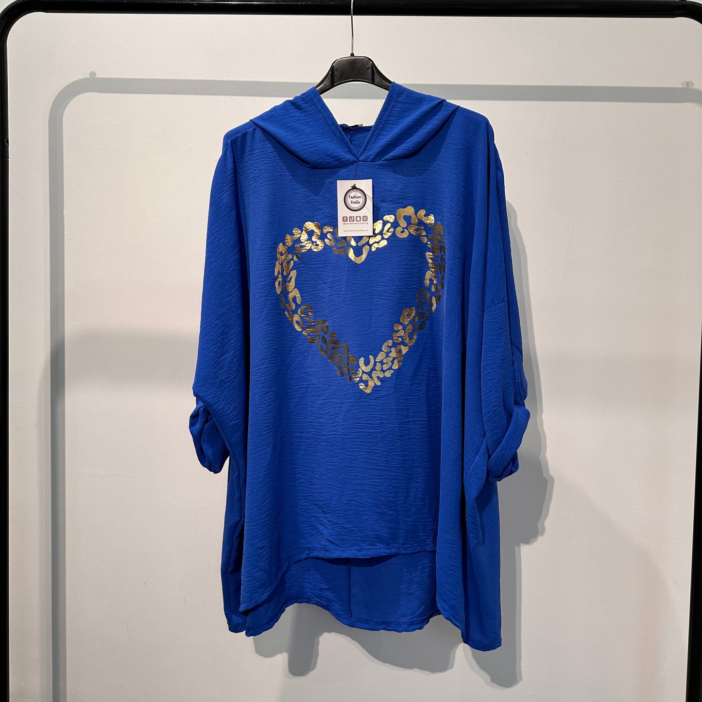 1545 - HEART LIGHTWEIGHT HOODIE