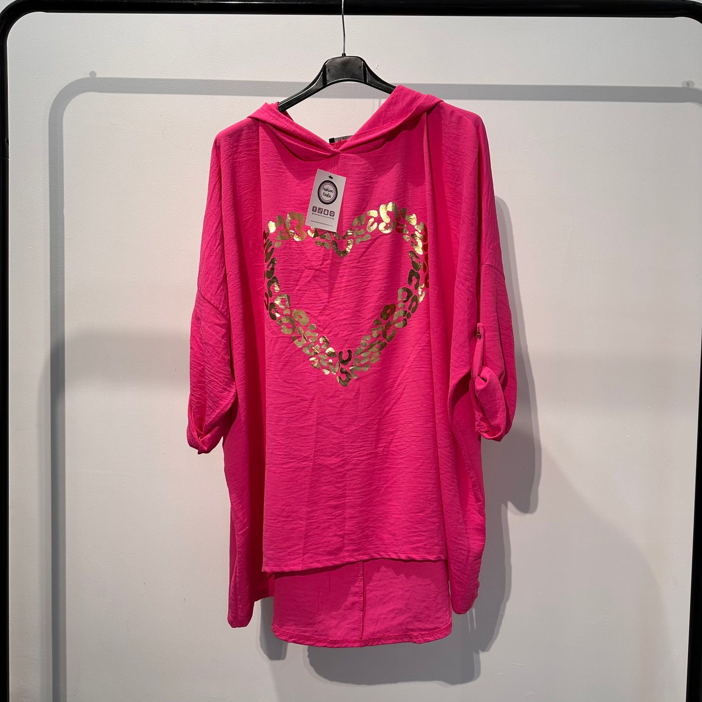 1545 - HEART LIGHTWEIGHT HOODIE