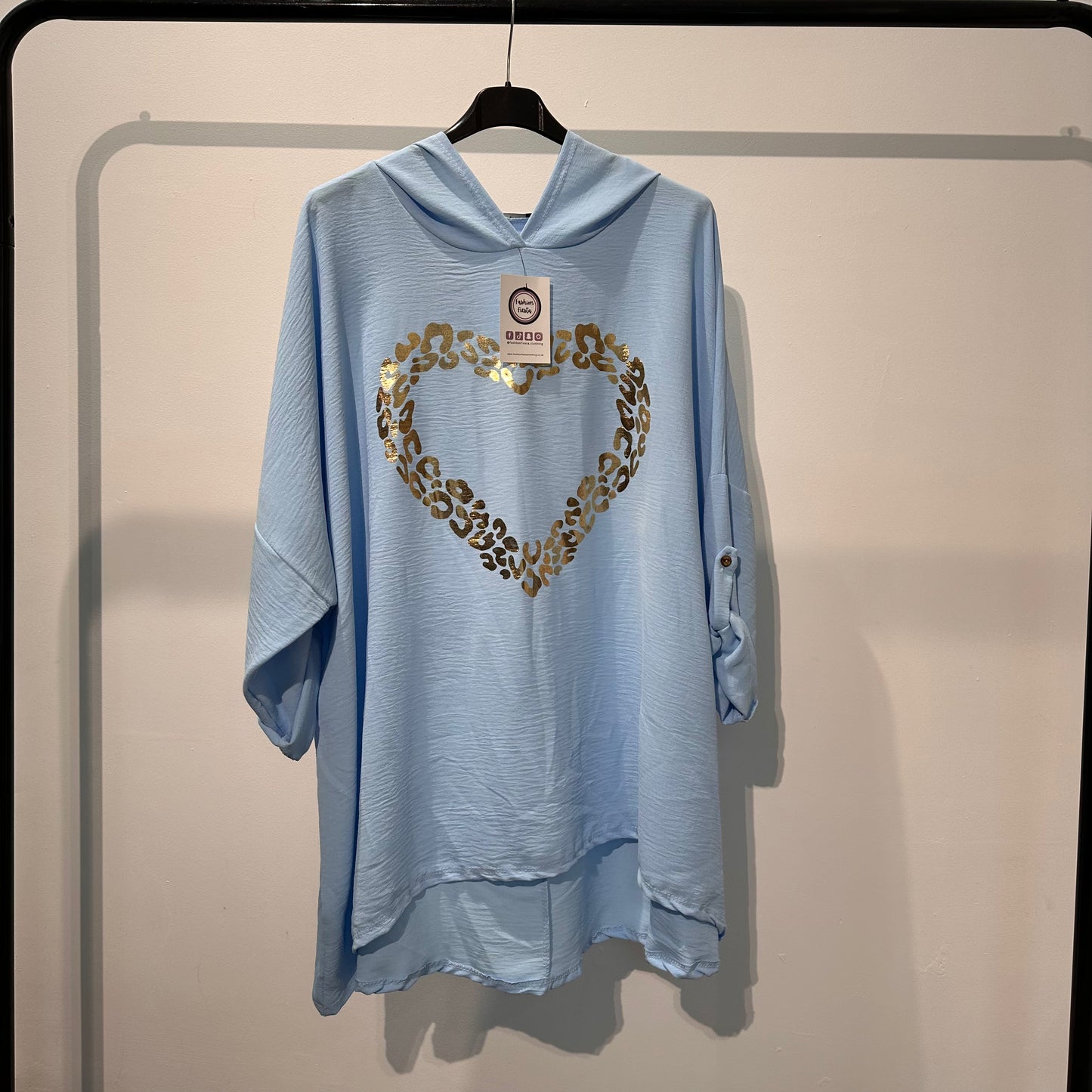 1545 - HEART LIGHTWEIGHT HOODIE