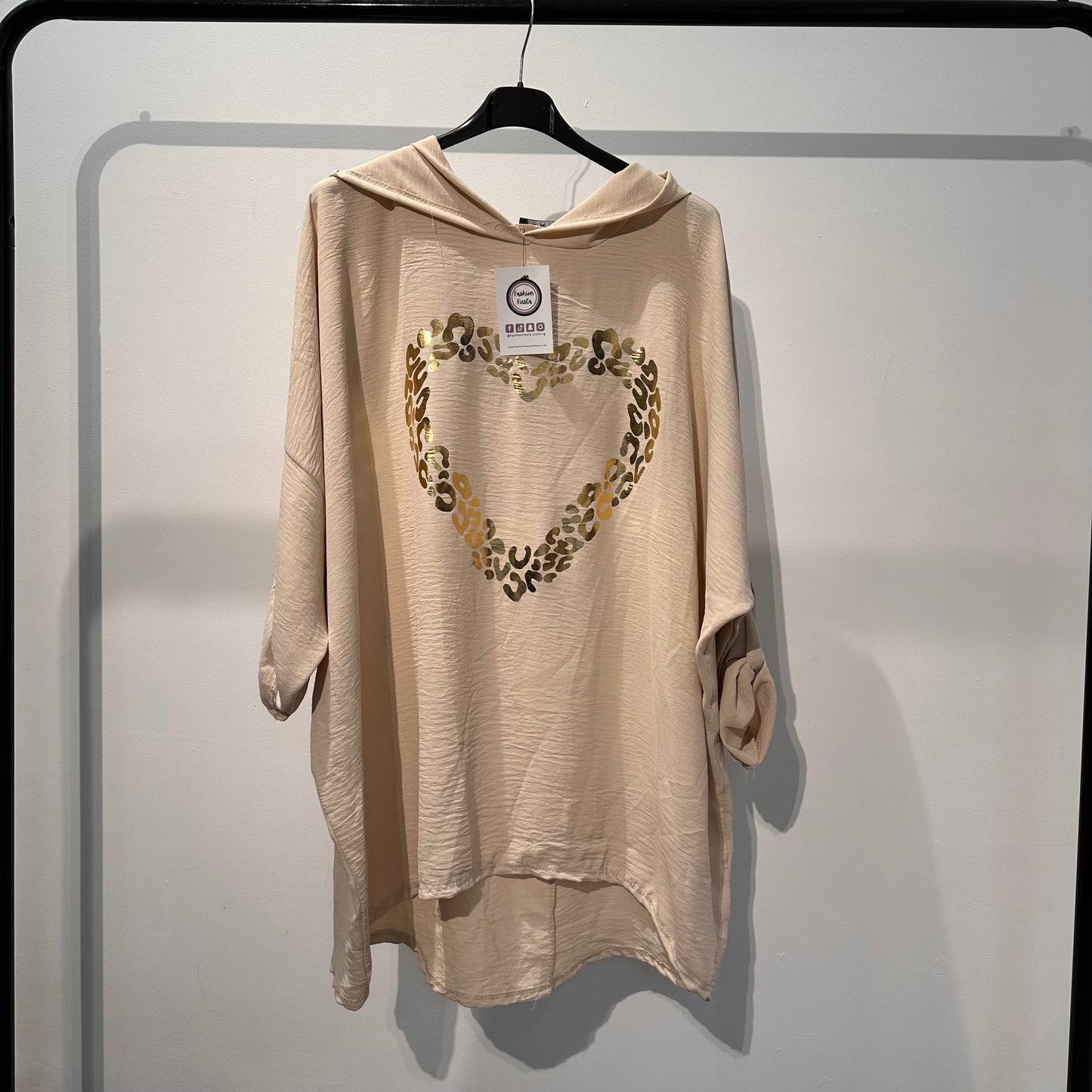 1545 - HEART LIGHTWEIGHT HOODIE