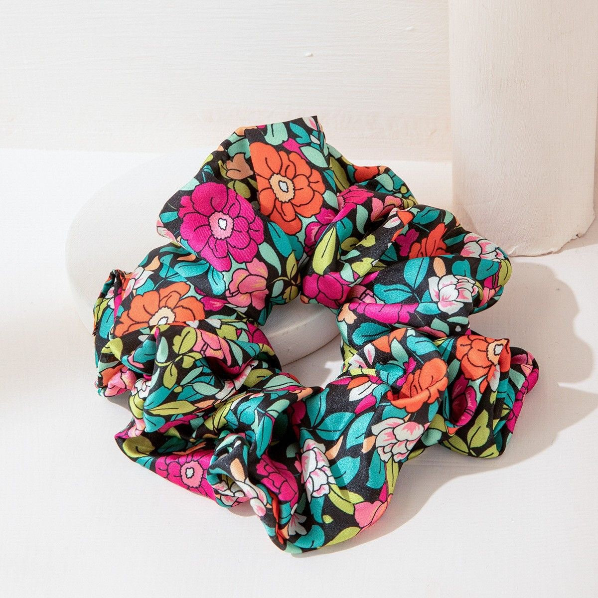 A018 - RETRO PRINT SCRUNCHIE