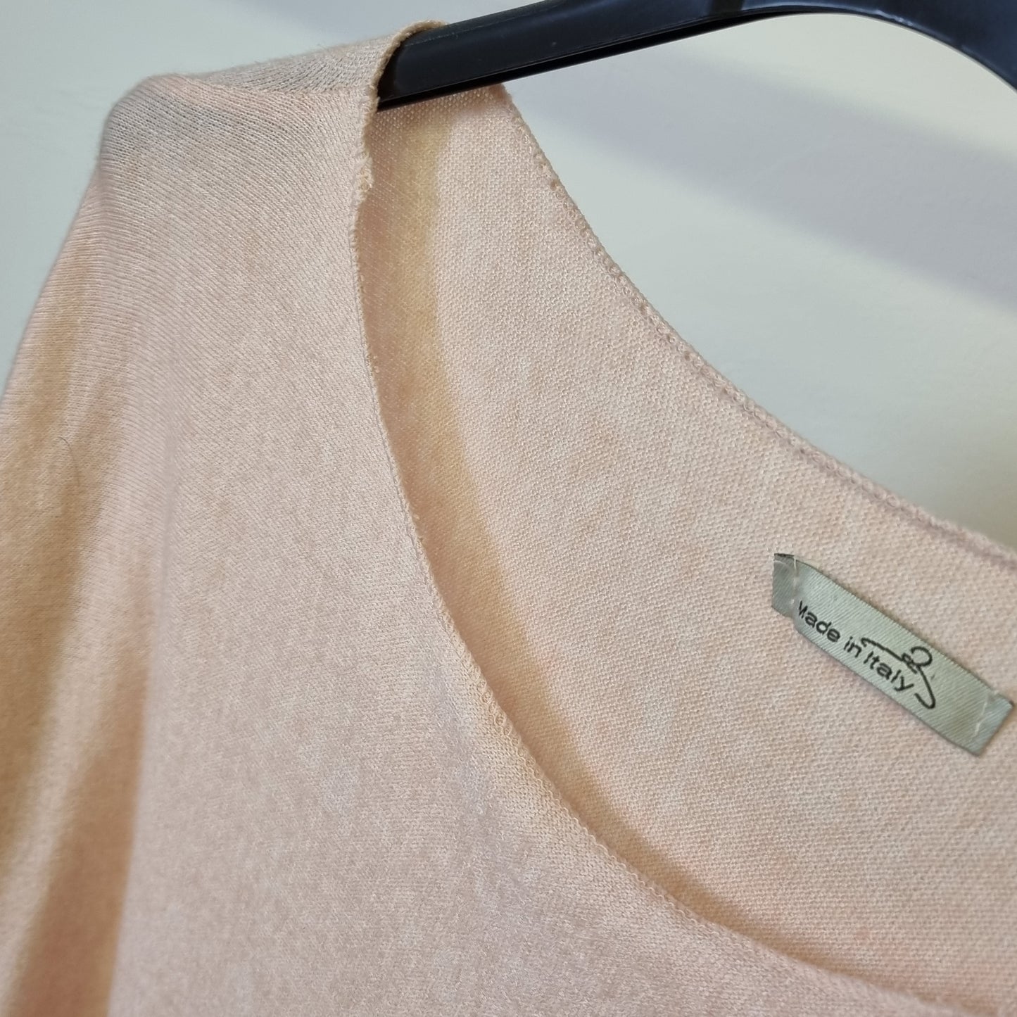 1884 - Basic Loose Neck Top