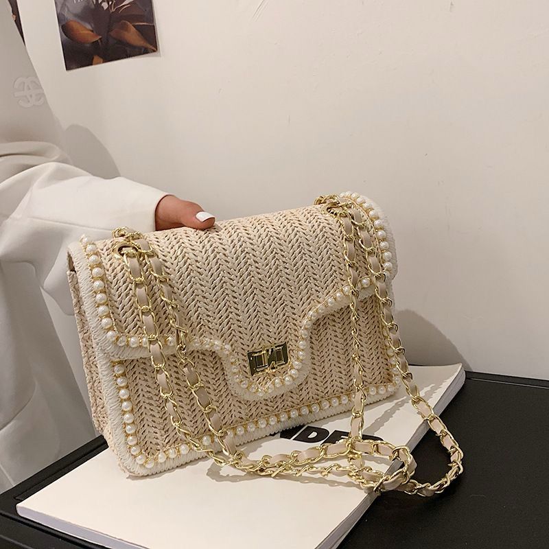 A020 - PEARL EDGE STRAW BAG