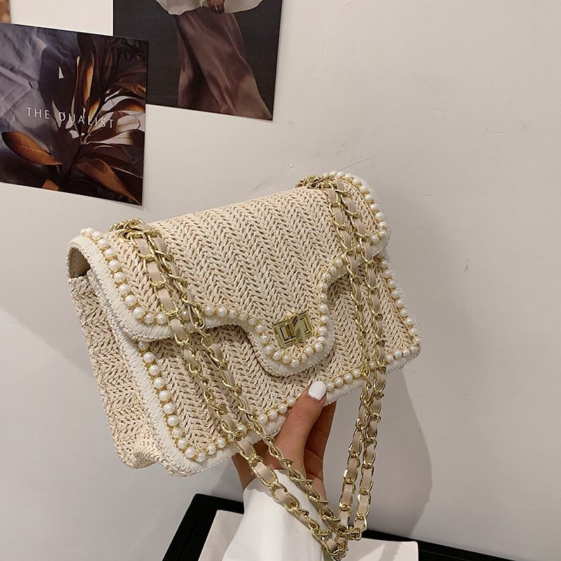 A020 - PEARL EDGE STRAW BAG